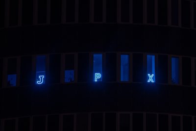 JPX Jena - Leuchtbuchstaben am Jentower.